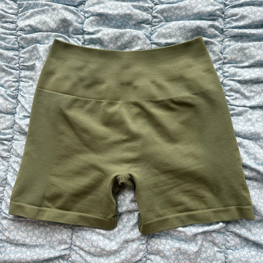 OG/RARE Alphalete Amplify in color dusty green